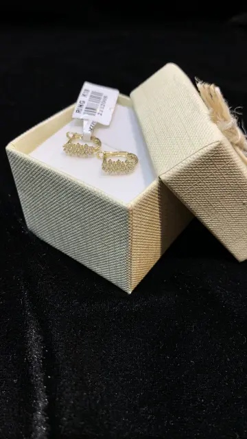 حلق ذهب عيار 18 من فاين جولد Fine gold