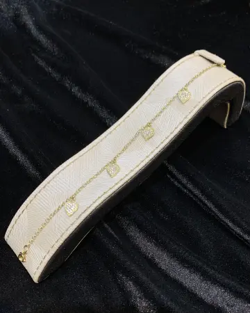 انسيال ذهب عيار 18 من فاين جولد Fine gold