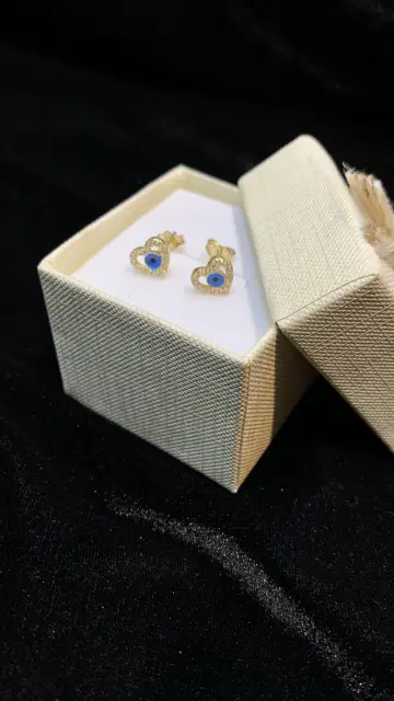 حلق ذهب عيار 18 من Ammar Gold